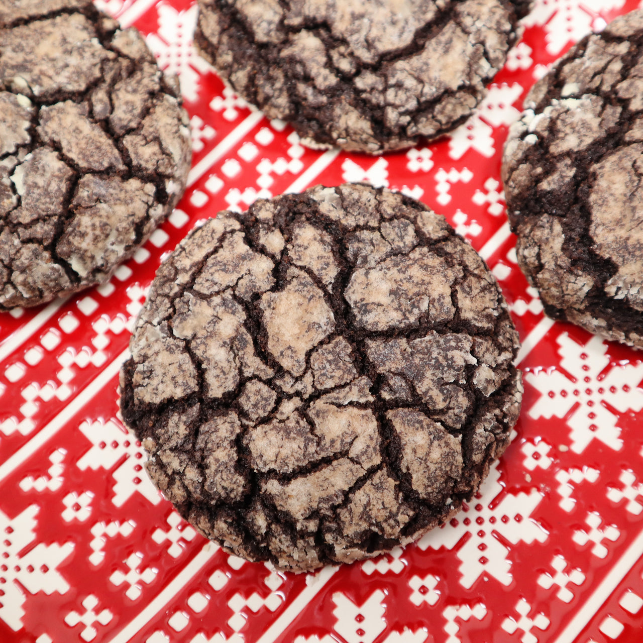 VEGAN CHOCOLATE CRINKLE COOKIE